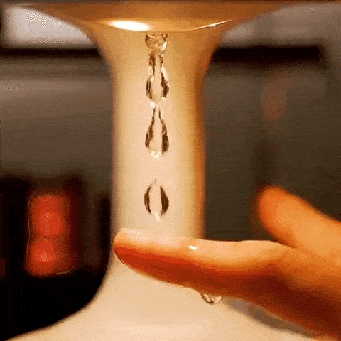 Humidificador de gotas de agua antigravedad